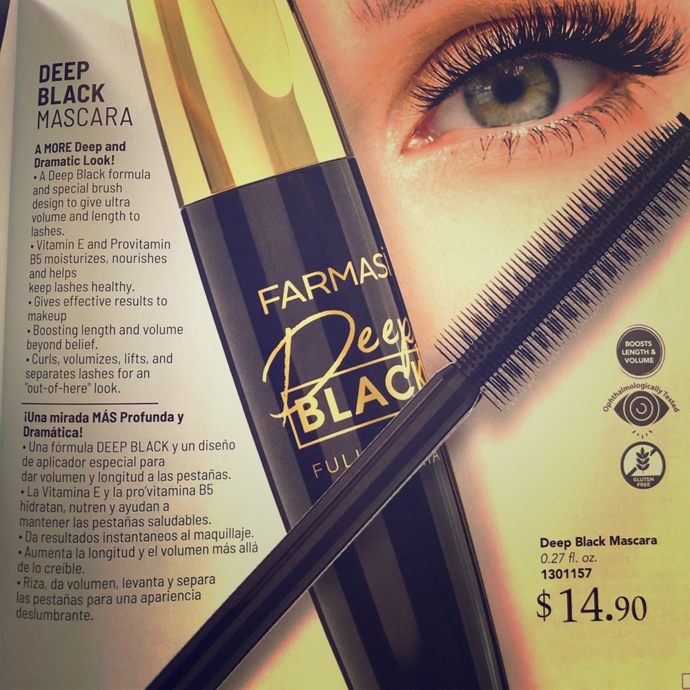 Deep black mascara